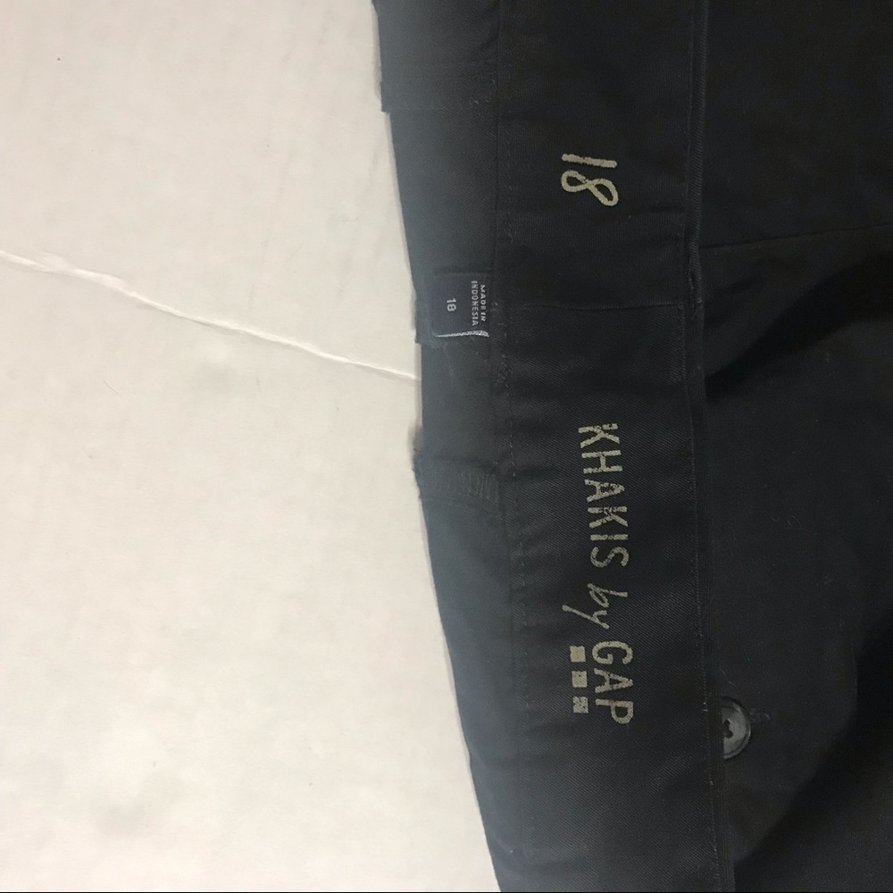 Gap Khakis shorts size 18 - Picture 3 of 3